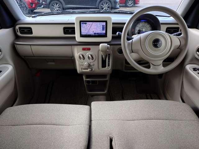 アルトラパン ６６０　Ｌ　前後誤発進抑制　シートヒーター付　ナビ＆ＴＶ　横滑り防止装置付き　エネチャージ　運転席助手席エアバッグ　プッシュスタートスマートキー　イモビライザー　ワンオーナー車　キーレスエントリーシステム　ＰＷ（7枚目）