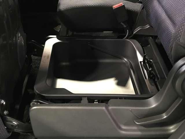 ����ȃV�[�g�̍��ʂ��J����ƁA�����̂悤�Ȏ��[�X�y�[�X������܂���