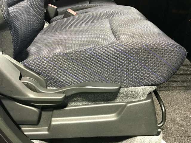 �^�]�Ȃ͍��ʂ̏㉺�������ł��K�؂ȃh���C�r���O�|�W�V�����ŉ^�]�ł��܂����