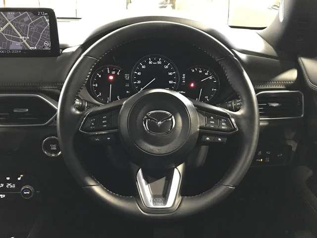 �����̂悤�ɃX�e�A�����O�X�C�b�`���t���Ă���A�n���h�������𗣂����ɊȒP�ȃI�[�f�B�I���삪�e�Ղɂł��܂���