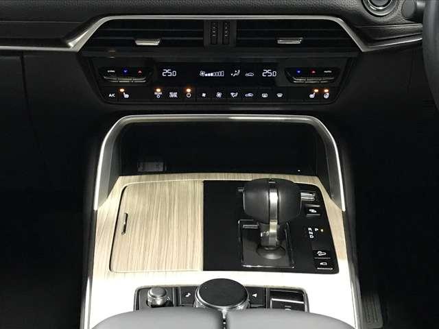 �V�t�g���o�[�̉��Ɍ�����̂́A�G�A�R���̑���X�C�b�`�łƂ��Ă��g���₷���ł����