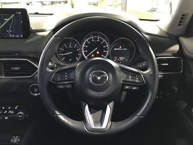 �����̂悤�ɃX�e�A�����O�X�C�b�`���t���Ă���A�n���h�������𗣂����ɊȒP�ȃI�[�f�B�I���삪�e�Ղɂł��܂���