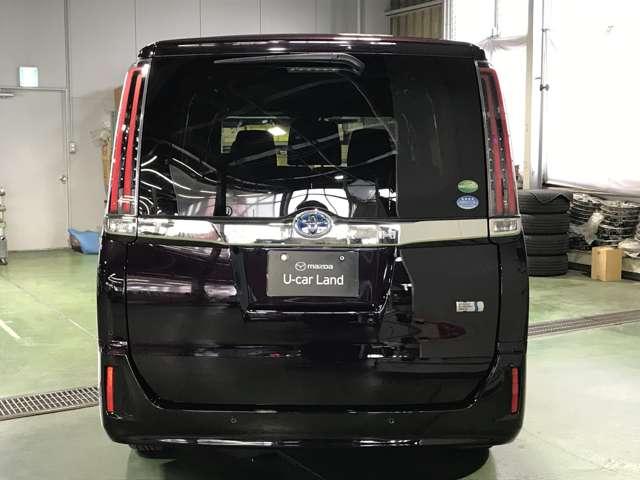 ノア １．８　ハイブリッド　Ｇ　ＰＳＤ　スマキー　ＰＳ　シ－トヒ－タ－　フルセグテレビ　オートクルーズ　ＬＥＤヘッドライト　盗難防止　ＴＶナビ　ＥＴＣ　メモリーナビ　ＡＷ　横滑り防止　３列シート　ＡＢＳ　キーレスエントリー　ＡＡＣ（6枚目）