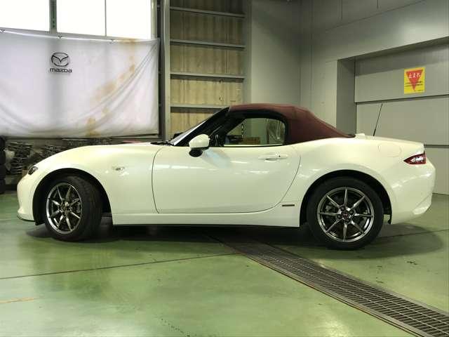 ロードスター 1.5 100周年 特別記念車 MTモード付 LEDヘッドライト アルミ オートエアコン クルコン 本革シート ETC スマキー シートヒーター ナビTV メモリーナビ アイドリングストップ 横滑り防止機能 バックモニター付き(5枚目)