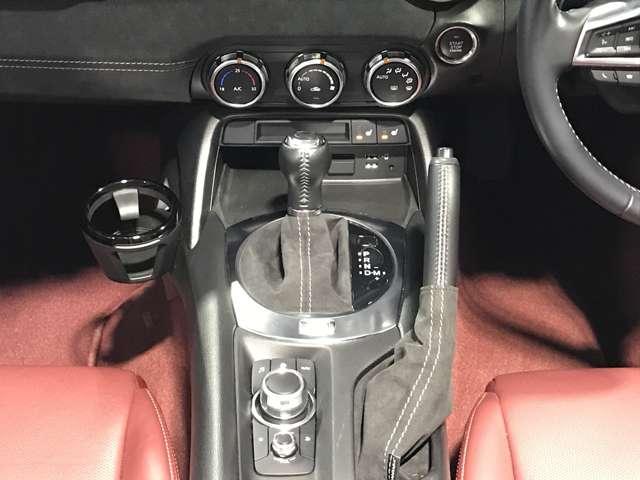 ロードスター 1.5 100周年 特別記念車 MTモード付 LEDヘッドライト アルミ オートエアコン クルコン 本革シート ETC スマキー シートヒーター ナビTV メモリーナビ アイドリングストップ 横滑り防止機能 バックモニター付き(12枚目)