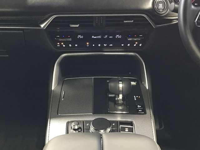 �V�t�g���o�[�̉��Ɍ�����̂́A�G�A�R���̑���X�C�b�`�łƂ��Ă��g���₷���ł����