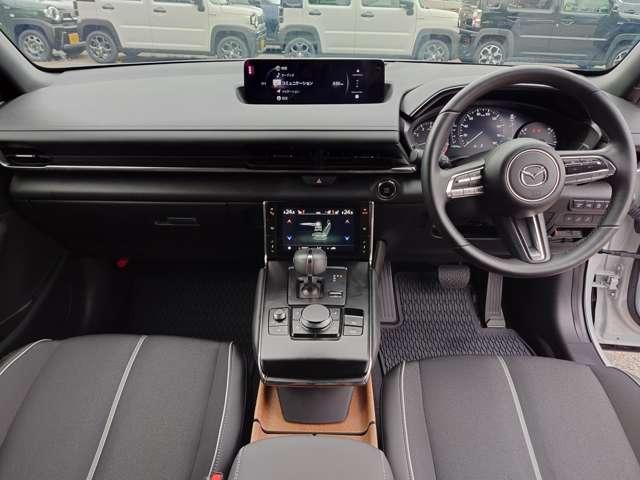２．０　ナチュラル　モノトーン　４ＷＤ　３６０度ビューモニター　フルセグ　ＬＥＤライト　シートヒーター　ＥＴＣ　パワーシート　レーダークルーズ　ＵＳＢ（画像7）