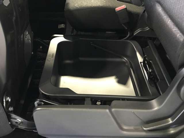 ����ȃV�[�g�̍��ʂ��J����ƁA�����̂悤�Ȏ��[�X�y�[�X������܂���