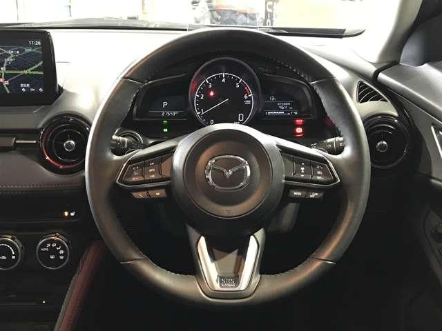 �����̂悤�ɃX�e�A�����O�X�C�b�`���t���Ă���A�n���h�������𗣂����ɊȒP�ȃI�[�f�B�I���삪�e�Ղɂł��܂���