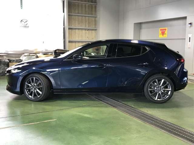 ＭＡＺＤＡ３ファストバック １．５　１５Ｓ　ツーリング　ＭＴモード付　フルセグテレビ　アダプティブクルーズ　ＥＴＣ車載器　ＬＥＤヘッド　横滑り防止システム　イモビ　エアコン　アルミホイール　カーテンエアバッグ　メモリナビ　キーレスゴー　ナビＴＶ　ＡＢＳ（5枚目）