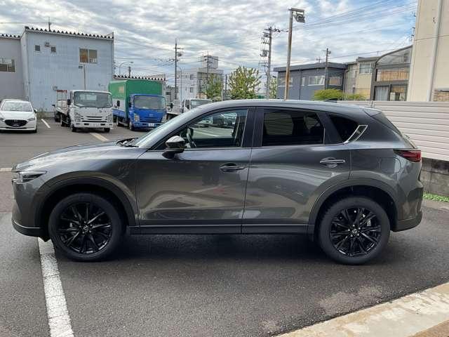 ＣＸ－５ ２．０　２０Ｓ　ブラックトーンエディション　ＭＴモード付　ＬＥＤヘッドランプ　アダクティブクルーズコントロール　パワーシート　フルセグ　アルミホイール　スマートキー　ｉ－ｓｔｏｐ　バックカメラ　サイドエアバッグ　オートエアコン　横滑り防止装置（5枚目）