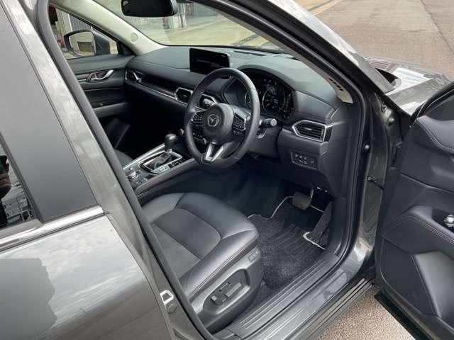 ＣＸ－５ ２．０　２０Ｓ　ブラックトーンエディション　ＭＴモード付　ＬＥＤヘッドランプ　アダクティブクルーズコントロール　パワーシート　フルセグ　アルミホイール　スマートキー　ｉ－ｓｔｏｐ　バックカメラ　サイドエアバッグ　オートエアコン　横滑り防止装置（7枚目）