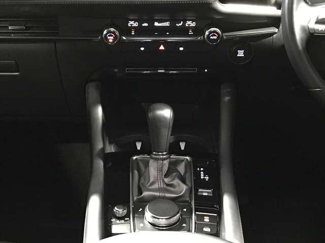 MAZDA3ファストバック 1.5 15S ツーリング MTモード付 フルセグテレビ アダプティブクルーズ ETC車載器 LEDヘッド 横滑り防止システム イモビ エアコン アルミホイール カーテンエアバッグ メモリナビ キーレスゴー ナビTV ABS(12枚目)