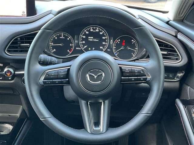 �����̂悤�ɃX�e�A�����O�X�C�b�`���t���Ă���A�n���h�������𗣂����ɊȒP�ȃI�[�f�B�I���삪�e�Ղɂł��܂���