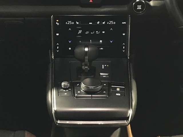 MX-30 2.0 インダストリアル クラシック 盗難防止装置付 地デジ LEDヘッドライト レーダークルーズコントロール 衝突軽減 ETC車載器 電動シート メモリーナビ シートヒーター スマートキー リアカメラ アルミ ナビTV(12枚目)