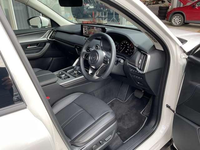 CX-60 2.5 25S Lパッケージ 4WD 盗難防止装置付 ACC LEDライト ナビTV 本革 パワーシート 衝突軽減 アルミホイール 4WD メモリナビ アイドリングストップ 横滑り防止装置 キ-レス スマートキー オートエアコン シートH(7枚目)