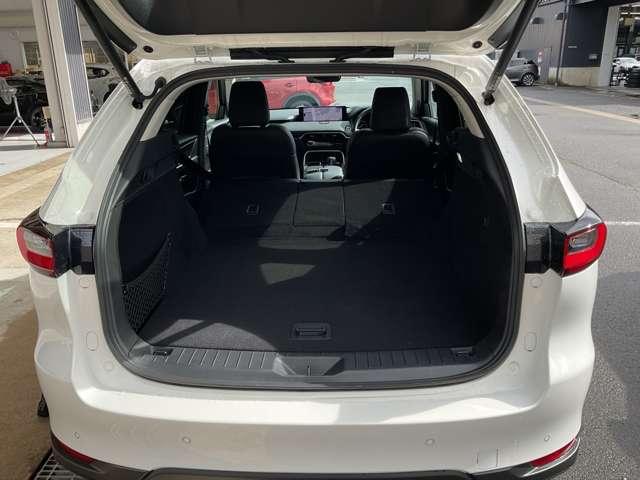 CX-60 2.5 25S Lパッケージ 4WD 盗難防止装置付 ACC LEDライト ナビTV 本革 パワーシート 衝突軽減 アルミホイール 4WD メモリナビ アイドリングストップ 横滑り防止装置 キ-レス スマートキー オートエアコン シートH(16枚目)