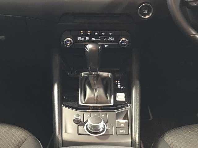 �V�t�g���o�[�̉��Ɍ�����̂́A�G�A�R���̑���X�C�b�`���_�C�����łƂ��Ă��g���₷���ł����