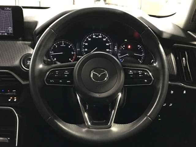 �����̂悤�ɃX�e�A�����O�X�C�b�`���t���Ă���A�n���h�������𗣂����ɊȒP�ȃI�[�f�B�I���삪�e�Ղɂł��܂���