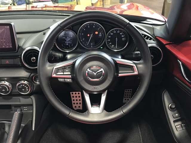 ロードスター １．５　Ｓ　スペシャルパッケージ　盗難防止装置付　ＰＷ　地デジフルセグ　インテリキー　助手席エアバッグ　ＡＷ　ナビ＆ＴＶ　エアバック　ＤＳＣ　キーレス　サイドエアバッグ　ＰＳ　メモリーナビ　ＬＥＤヘッドライト　ＥＴＣ　ＡＢＳ　盗難防止（13枚目）