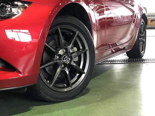 ロードスター １．５　Ｓ　スペシャルパッケージ　盗難防止装置付　ＰＷ　地デジフルセグ　インテリキー　助手席エアバッグ　ＡＷ　ナビ＆ＴＶ　エアバック　ＤＳＣ　キーレス　サイドエアバッグ　ＰＳ　メモリーナビ　ＬＥＤヘッドライト　ＥＴＣ　ＡＢＳ　盗難防止（19枚目）