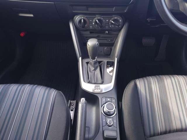 ���R�Ɏ�����낵���ʒu�Ƀi�r�E�I�[�f�B�I�̃R���g���[���X�C�b�`��z�u���Ă���܂�