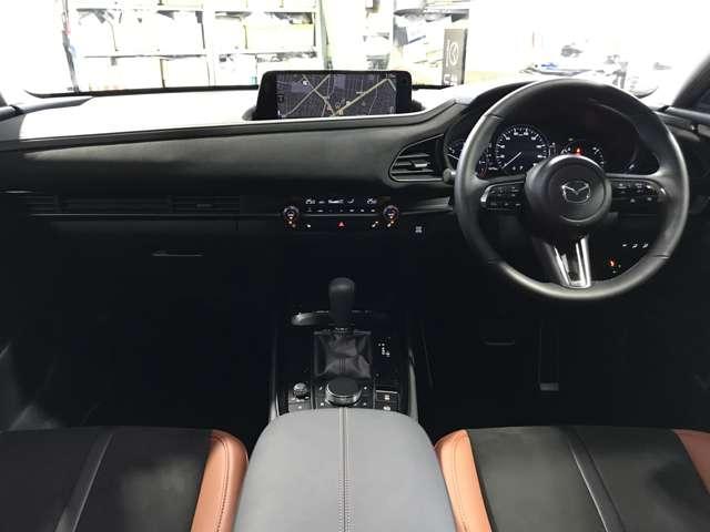 ＣＸ－３０ １．８　ＸＤ　レトロスポーツエディション　ディーゼルターボ　ＭＴモード付　フルセグＴＶ　パワーシート　シートヒーター　バックカメラ　オートエアコン　イモビライザー　メモリーナビ　アイドリングストップ　横滑り防止装置　スマートキー　スマートシティブレーキ　ＡＣＣ（3枚目）