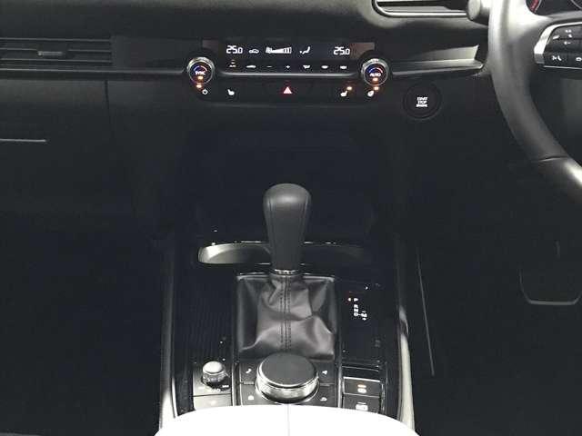 ＣＸ－３０ １．８　ＸＤ　レトロスポーツエディション　ディーゼルターボ　ＭＴモード付　フルセグＴＶ　パワーシート　シートヒーター　バックカメラ　オートエアコン　イモビライザー　メモリーナビ　アイドリングストップ　横滑り防止装置　スマートキー　スマートシティブレーキ　ＡＣＣ（12枚目）