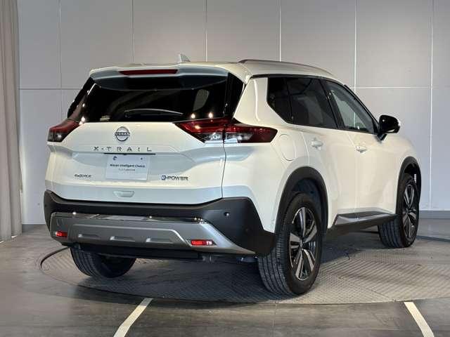 エクストレイル １．５　Ｇ　ｅ－４ＯＲＣＥ　４ＷＤ　試乗車　アダプティブＬＥＤ　ルーフレール（3枚目）