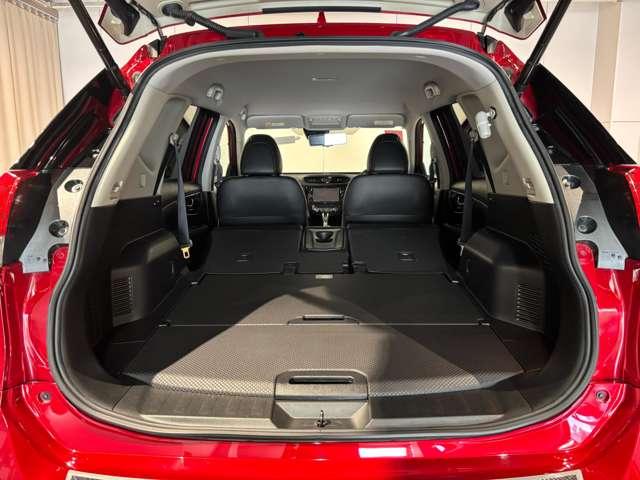 エクストレイル ２０Ｘｉ　Ｖセレクション　２列車　４ＷＤ　純正９インチナビ　プロパイロット　ＡＶＭ（17枚目）
