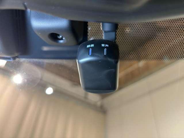 �܂����I�̎��̎��Ȃǂ̉f�����L�^����h���C�u���R�[�_�[�t��