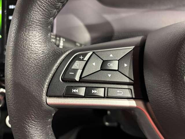 �n���h�����������܂ܐe�w�Ńi�r�̉��ʂ�A�h�o���X�h�h���C�u�A�V�X�g�f�B�X�v���C�Ȃǂ𒲐߂ł���X�e�A�����O�X�C�b�`�t��