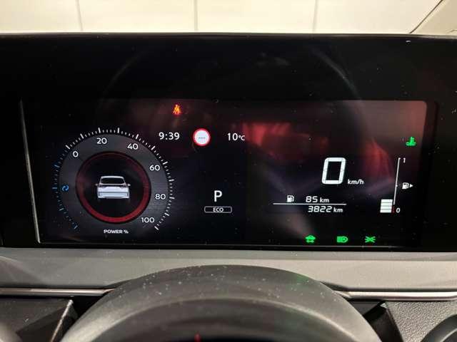 �J���[�Ō��₷�����[�^�[���l�X�Ȃ��N���}�̏�񂪕\�������A�h�o���X�h�h���C�u�A�V�X�g�f�B�X�v���C��