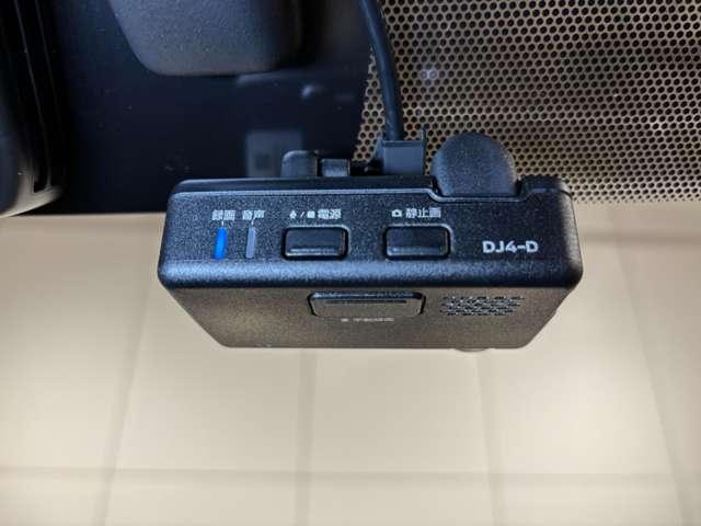 �܂����I�̎��̎��Ȃǂ̉f�����L�^����h���C�u���R�[�_�[�t��