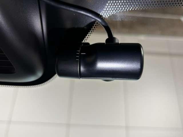 �܂����I�̎��̎��Ȃǂ̉f�����L�^����h���C�u���R�[�_�[�t��