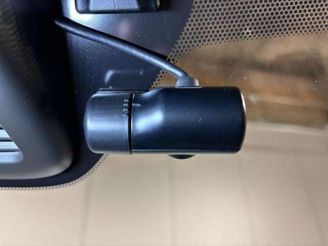 �܂����I�̎��̎��Ȃǂ̉f�����L�^����h���C�u���R�[�_�[�t��