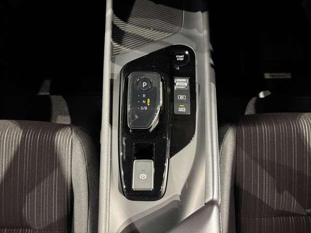 ノート １．２　Ｘ　当社試乗車　９インチナビ　ドラレコ（15枚目）