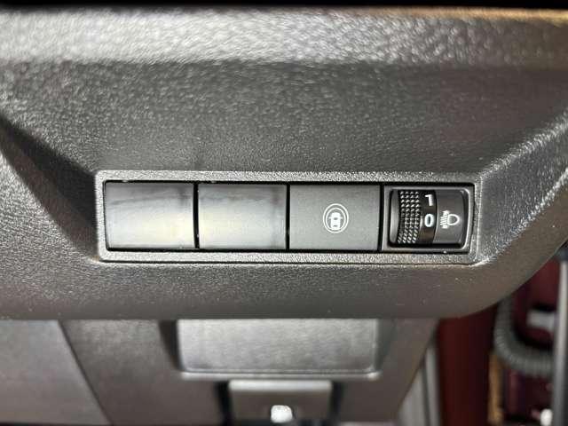 ノート １．２　Ｘ　当社試乗車　９インチナビ　ドラレコ（16枚目）