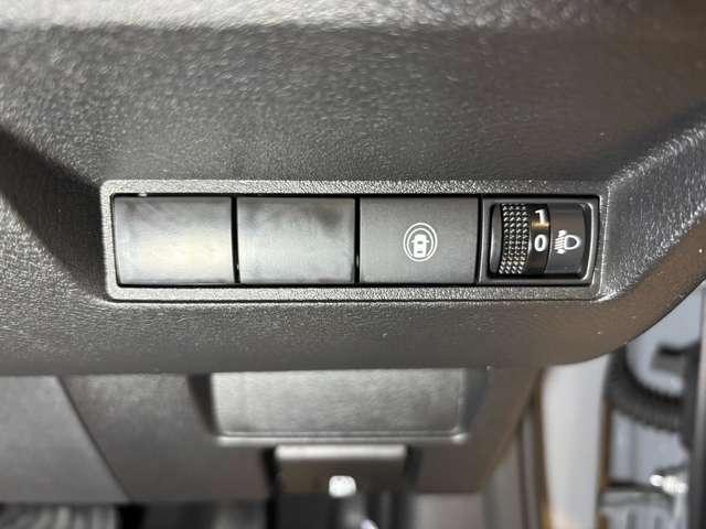 ノート １．２　Ｘ　当社試乗車　９インチナビ　ドラレコ（15枚目）