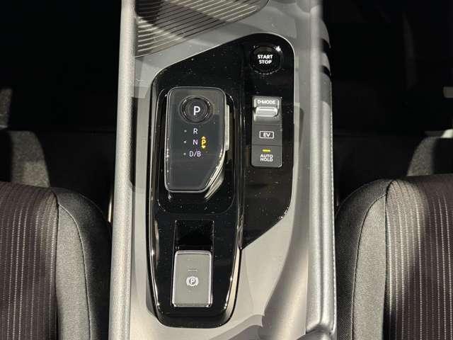 ノート １．２　Ｘ　当社試乗車　９インチナビ　ドラレコ（16枚目）