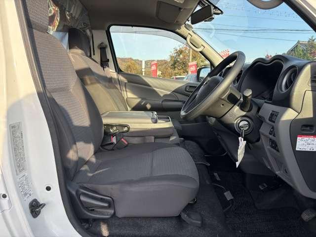 NV350キャラバンバン ロングDXターボ バックカメラ/パワステ/エアコン/ドライブレコーダー/ETC/純正ナビ/フルセグTV/CD再生/Bluetooth接続/スマートキー/両側スライド/フォグランプ/ルーフレール/4WD(5枚目)