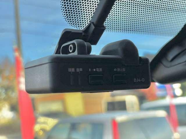 NV350キャラバンバン ロングDXターボ バックカメラ/パワステ/エアコン/ドライブレコーダー/ETC/純正ナビ/フルセグTV/CD再生/Bluetooth接続/スマートキー/両側スライド/フォグランプ/ルーフレール/4WD(12枚目)