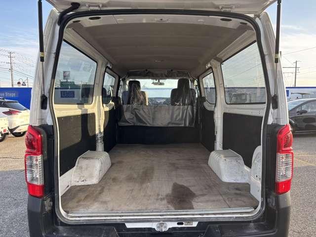 NV350キャラバンバン ロングDXターボ バックカメラ/パワステ/エアコン/ドライブレコーダー/ETC/純正ナビ/フルセグTV/CD再生/Bluetooth接続/スマートキー/両側スライド/フォグランプ/ルーフレール/4WD(13枚目)