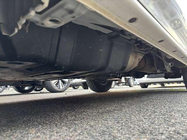 NV350キャラバンバン ロングDXターボ バックカメラ/パワステ/エアコン/ドライブレコーダー/ETC/純正ナビ/フルセグTV/CD再生/Bluetooth接続/スマートキー/両側スライド/フォグランプ/ルーフレール/4WD(18枚目)