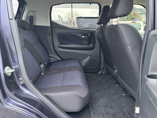 �㕔���Ȃ̓\�t�@�̂悤�Ȍ`��ŁA�������Ƃ��߂��������܂��I�w���������ł��A�����̐S�z������Ȃ��قǁA�L�X�Ƃ��Ă��܂��I