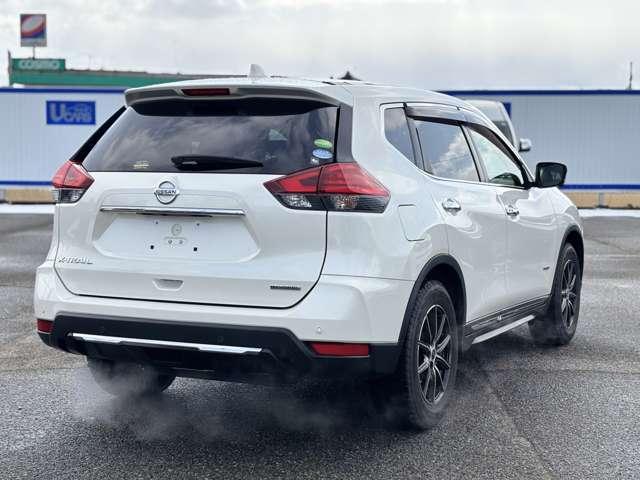 エクストレイル ２．０　２０Ｘｉ　ハイブリッド　４ＷＤ　プロパイロット／アラウンドビューモニター／（4枚目）