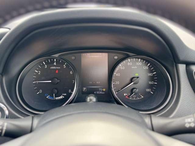 エクストレイル ２．０　２０Ｘｉ　ハイブリッド　４ＷＤ　プロパイロット／アラウンドビューモニター／（16枚目）