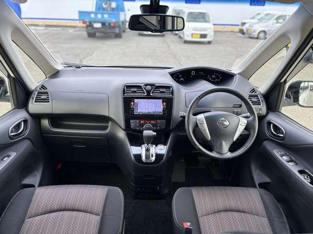 セレナ ２．０　ハイウェイスター　Ｖセレクション＋ＳａｆｅｔｙＩＩ　クルーズコントロール／アラウンドビューモ（4枚目）