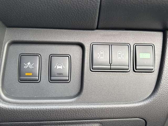 セレナ ２．０　ハイウェイスター　Ｖセレクション＋ＳａｆｅｔｙＩＩ　クルーズコントロール／アラウンドビューモ（8枚目）