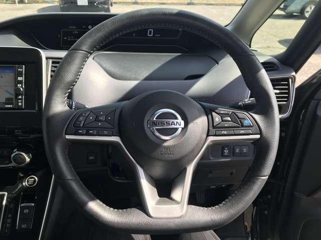 セレナ ２．０　ハイウェイスター　Ｖ　プロパイロット／アラウンドビューモニター／（11枚目）